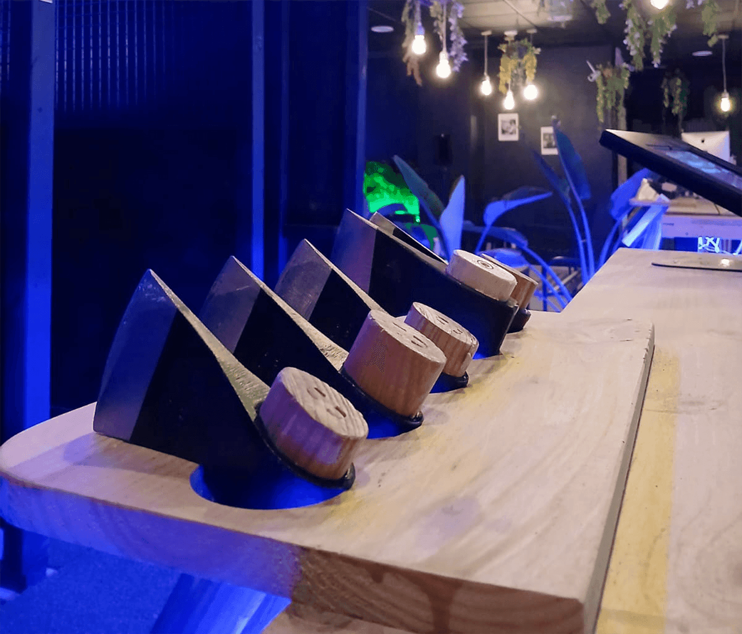 A private group enjoying a luxury axe throwing experience in a refined setting at Axe Throwing Tenerife. Perfect for corporate events and VIP gatherings.