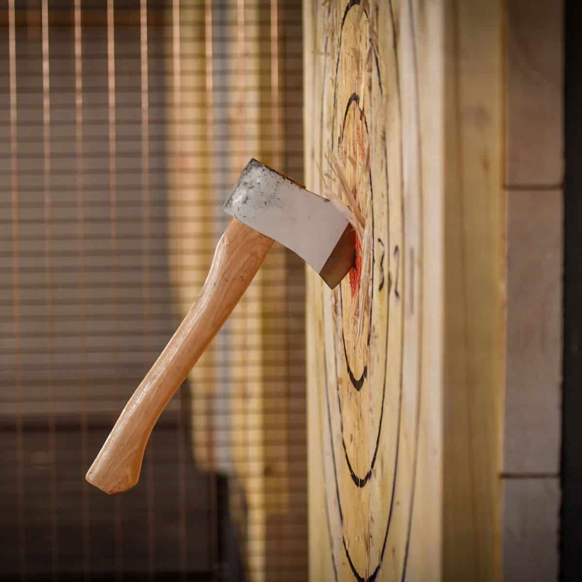 Axe throwing Tenerife Sur |Nueva actividad en Tenerife |2024|. Actividad lúdica. Qué hacer en Tenerife. Cosas que hacer en Tenerife. Actividades en Tenerife. Actividade fun en Tenerife |